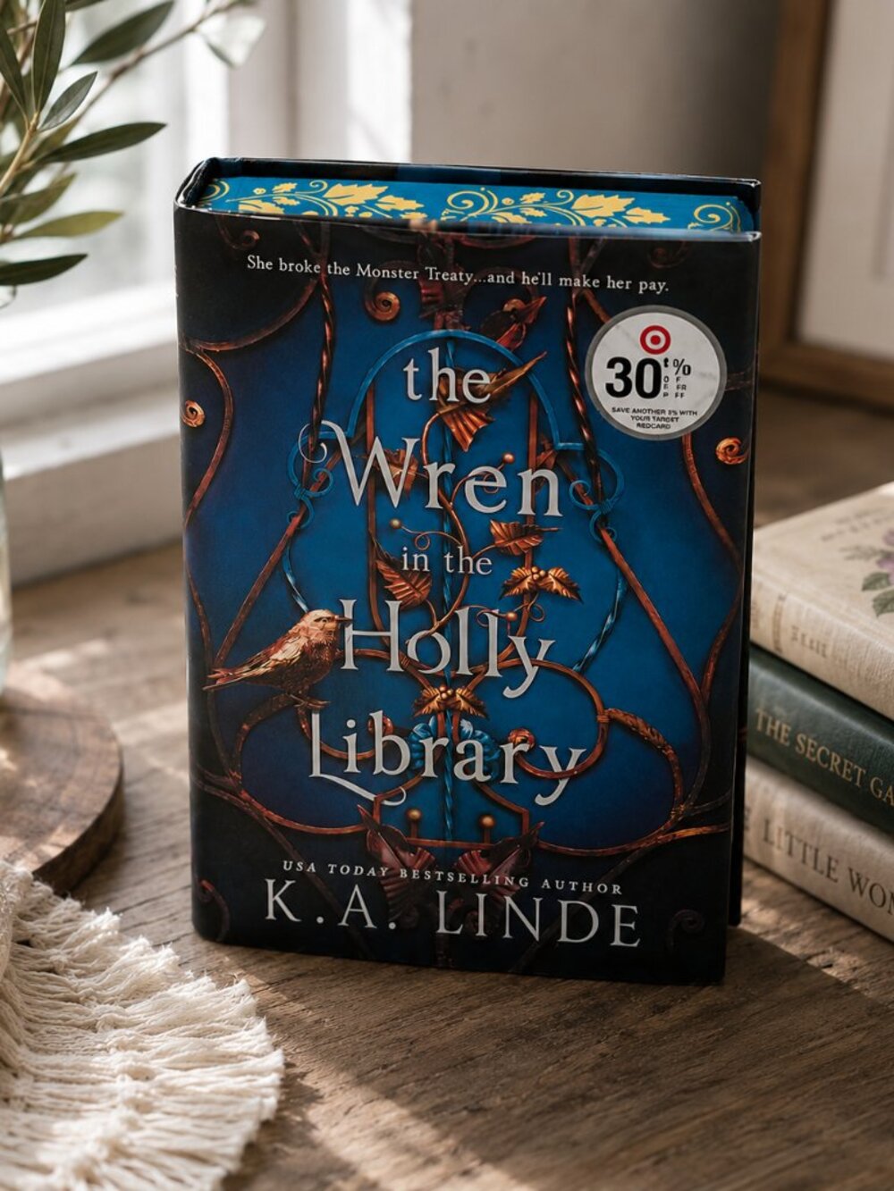 The Wren in the Holly Library K.A. Linde Deluxe Limited 1st Edition HC
